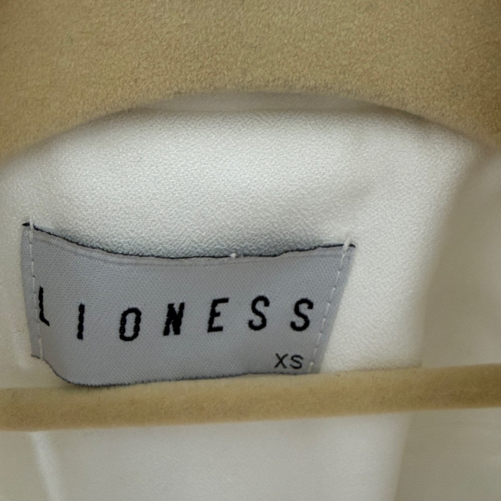 Lioness white Blazer with Gold Buttons - worn once - Picture 2 of 4